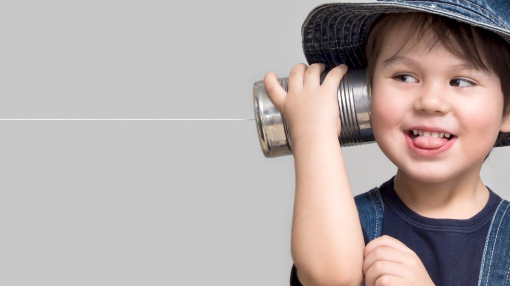 5 Tips Mengajarkan Anak Menjadi Pendengar yang Baik